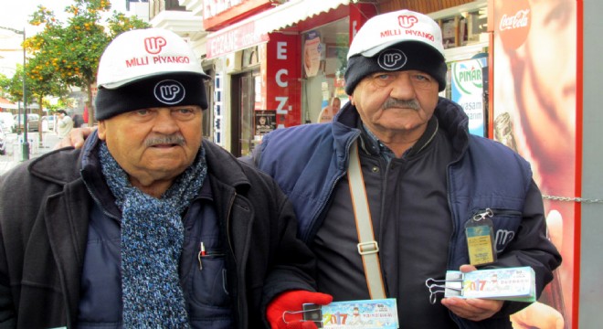 Çeşme nin sevilen piyangocusu hayatını kaybetti