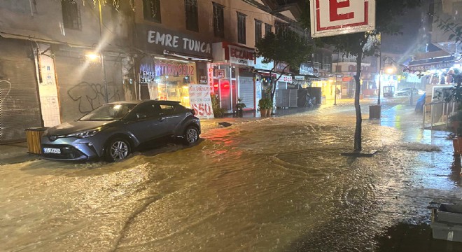 Çeşme sular altında!