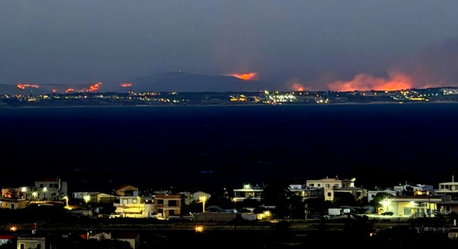 Çeşme yangını Sakız Adası ndan böyle görüntülendi