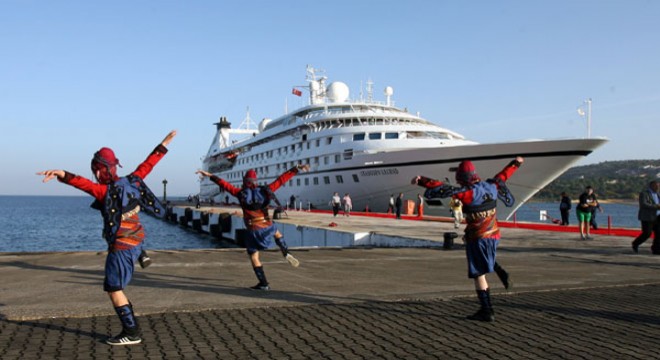 Çeşme’ye kruvaziyer seferleri başlıyor