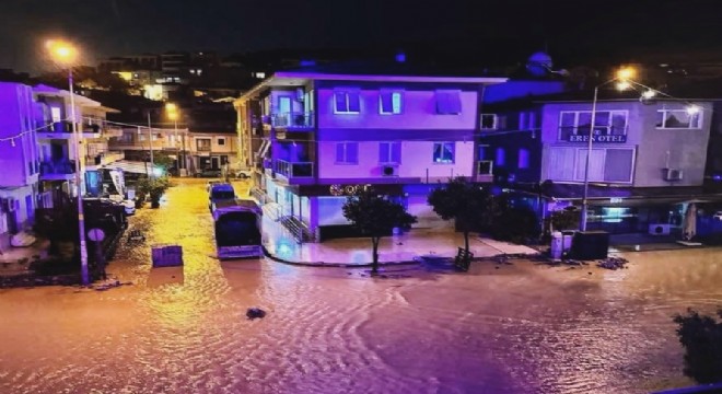 Çeşme yi fırtına vurdu!