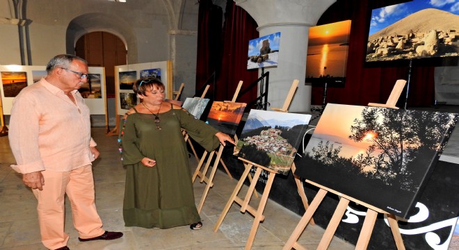 Çeşmeli amatör fotoğrafçılardan profesyonelce sergi