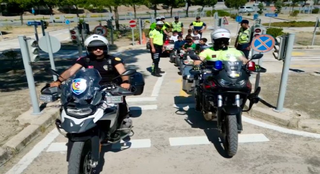 Çeşmeli öğrencilere  uygulamalı trafik eğitimi