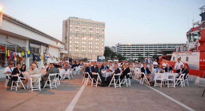 Denizcilik Bayramı nda İzmir limanda buluştu