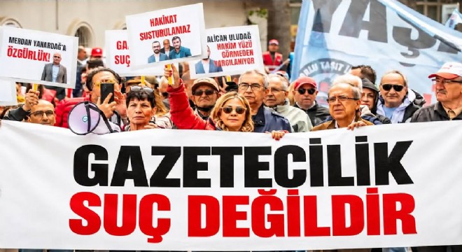 Gazeteciler  Sansüre Hayır!  demek için sokakta
