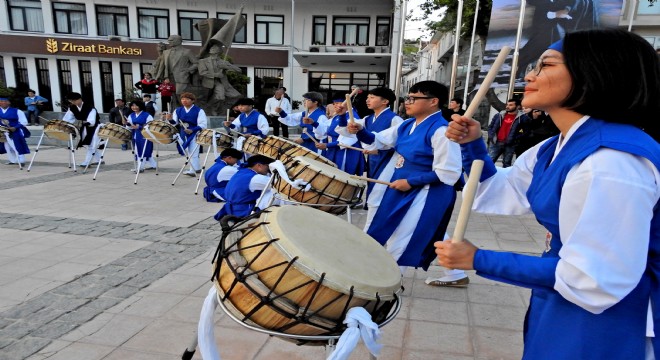 Güney Koreli öğrencilerden unutulmaz gösteri