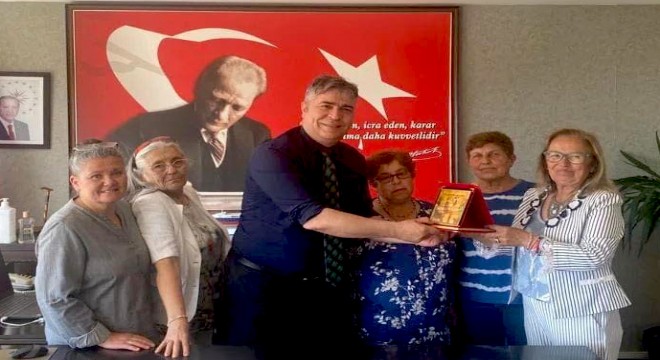 HAYAT’tan Kaymakam Ünal Çakıcı’ya Plaket