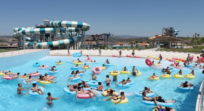 Her yaş grubuna eğlence Oasis Aquapark ta