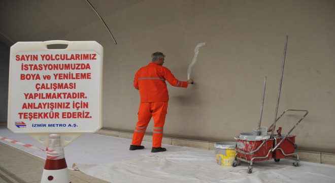İzmir Metrosu boyanıyor