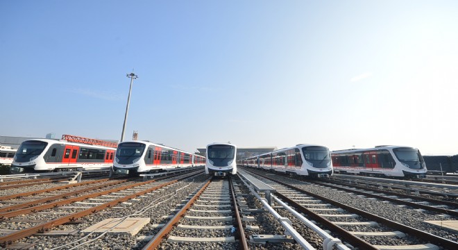 İzmir Metrosu’nda gurur günü