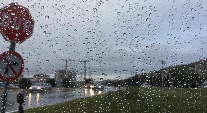 İzmir de 121 gün sonra ilk yağmur!
