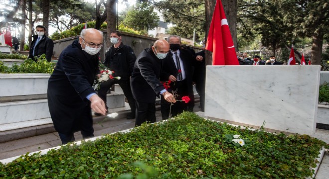 İzmir de Çanakkale Şehitleri için tören