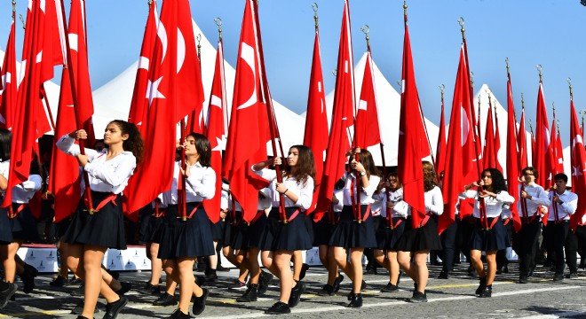 İzmir’de coşkulu Cumhuriyet Bayramı kutlaması
