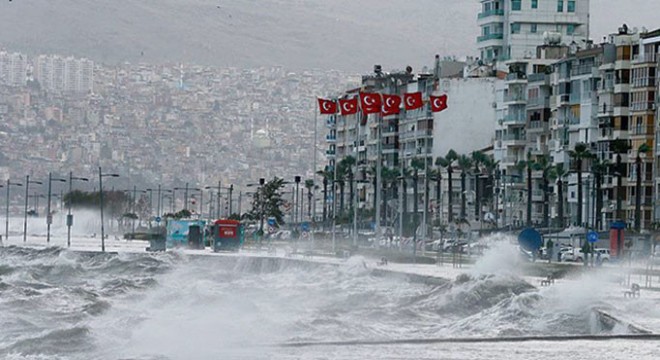 İzmir de “fırtına” teyakkuzu