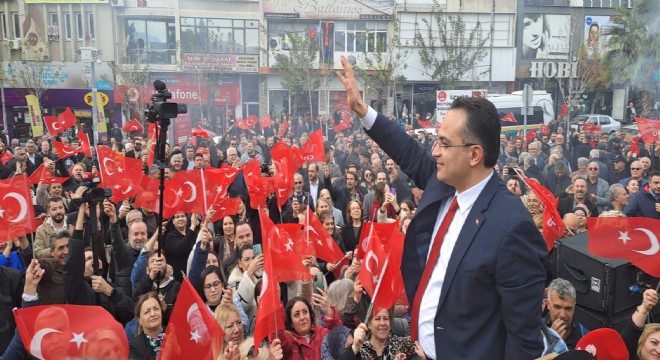 İzmir de ibre Olgun Atila ya döndü