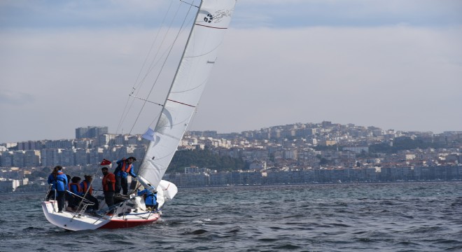 İzmir in üniversiteleri yelken şenliğinde buluşuyor