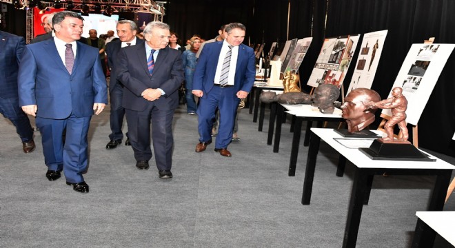 İzmir kahramanını unutmadı