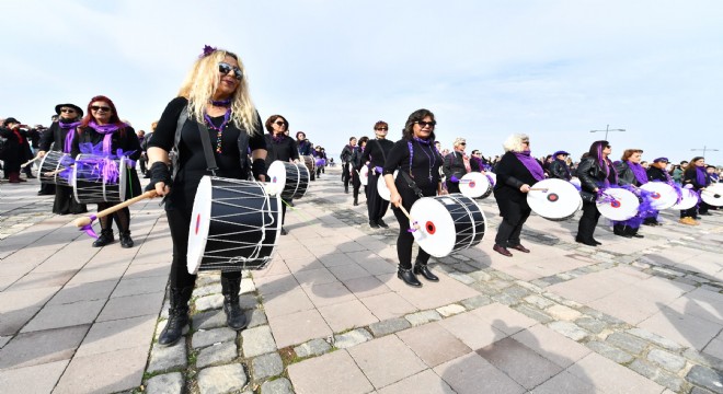 Kadına şiddete “davullu” tepki