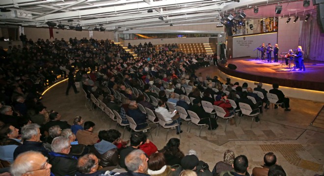 Karşıyaka, Nazım Hikmet’i andı