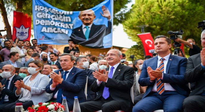 Konak ta Lidere gövde gösterisi; 13 Tesis açıldı.