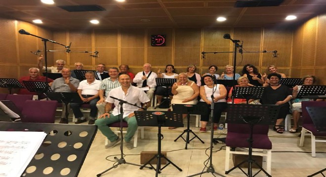 Koro üyeleri TRT İzmir Radyosu nda canlı yayına katılacak