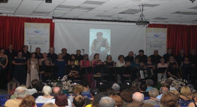 Kurucusu olduğu koronun konserinde, fotoğraf sanatçısı ve yazar Cavit Kürnek anıldı