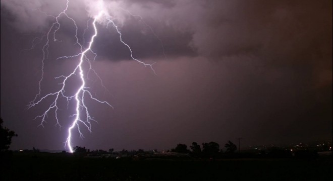 Meteoroloji den Gök gürültülü sağanak uyarısı