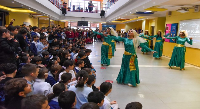 Öğrencileri için oynadılar