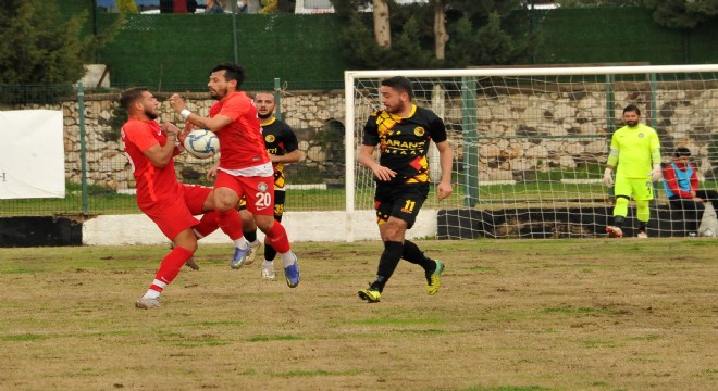 Olaylar çıktı, hakem maçı tatil etti!