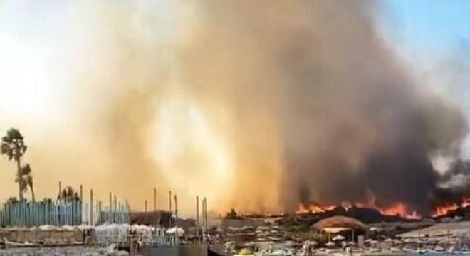 Pakdemirli’den Alaçatı yangını açıklaması