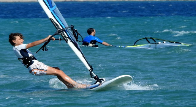 Rüzgar Sörfü Slalom Türkiye Ligi heyecanı devam ediyor