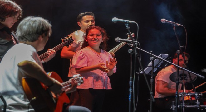 SIRADIŞI ÇOCUKLAR GÖNÜLLERİ FETHETTİ