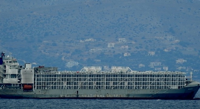 Şarbonlu olduğu iddia edilen gemi Çeşme açıklarında