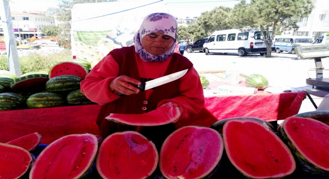 Sezonun ilk karpuzları Karpuzcu Dudu dan