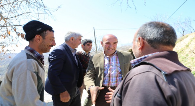 Tunç Soyer en düşük oyu aldığı mahalleyi ziyaret etti