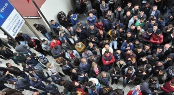 Türkiye üniversitelilerin iş bulma oranında sondan ikinci