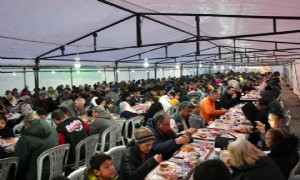 Çeşme'de birlik ve beraberlik aynı anda yaşanıyor