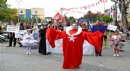 Çeşme sokaklarında masal kahramanları!