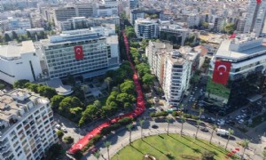 İzmir kurtuluşu kutluyor!