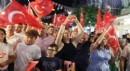 Zaferin taçlandığı gecede fener alayı coşkusu!