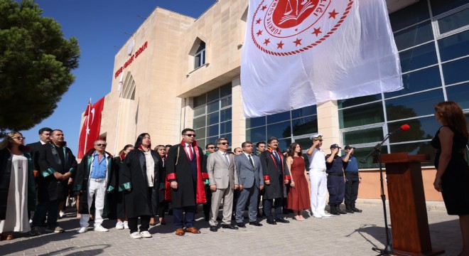 Çeşme de dli Yıl törenle başladı!
