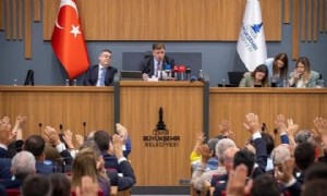 İzmir Büyükşehir Belediye Meclis'nde dengeler değişti